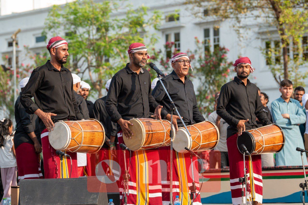 ވަން ފޮޓޯ: ތަފާތު ހަރަކާތްތަކަކާއެކު ބޭއްވި 