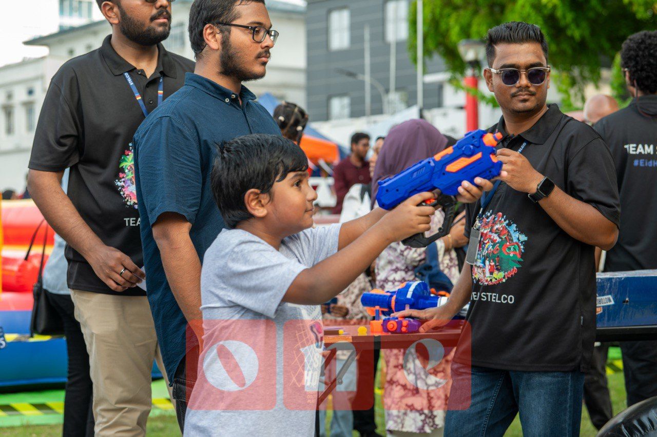 ވަން ފޮޓޯ: ތަފާތު ހަރަކާތްތަކަކާއެކު ބޭއްވި 