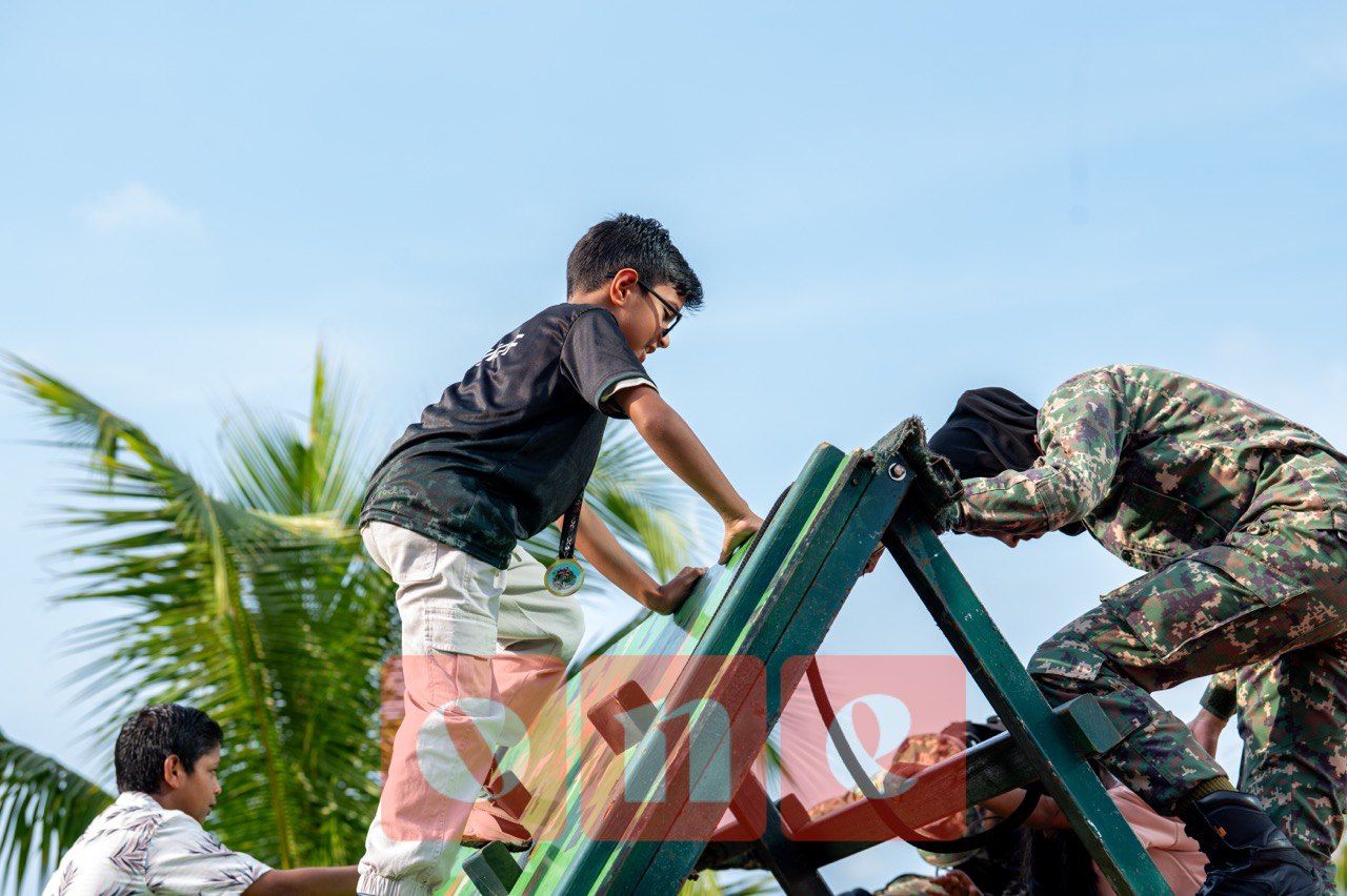 ވަން ފޮޓޯ: ތަފާތު ހަރަކާތްތަކަކާއެކު ބޭއްވި 