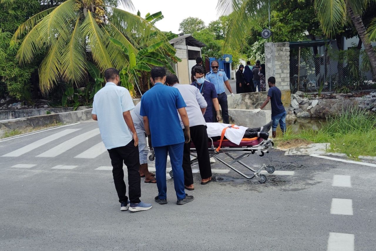 Addu hithadhoo Aarikilhi therein maruvefai oi meehei fenije 