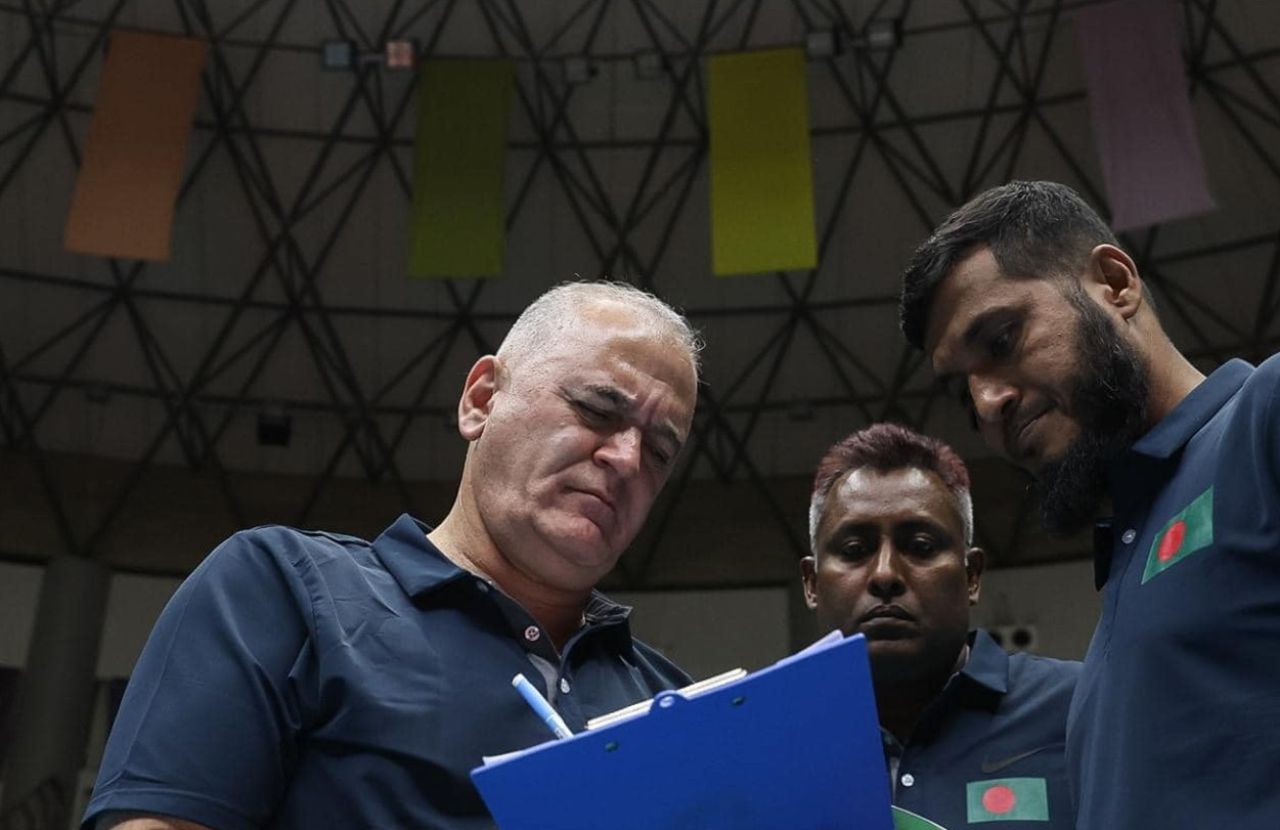 Iran ge coach aaeku 23 aharun dhashuge team eh ekulavaalanee 