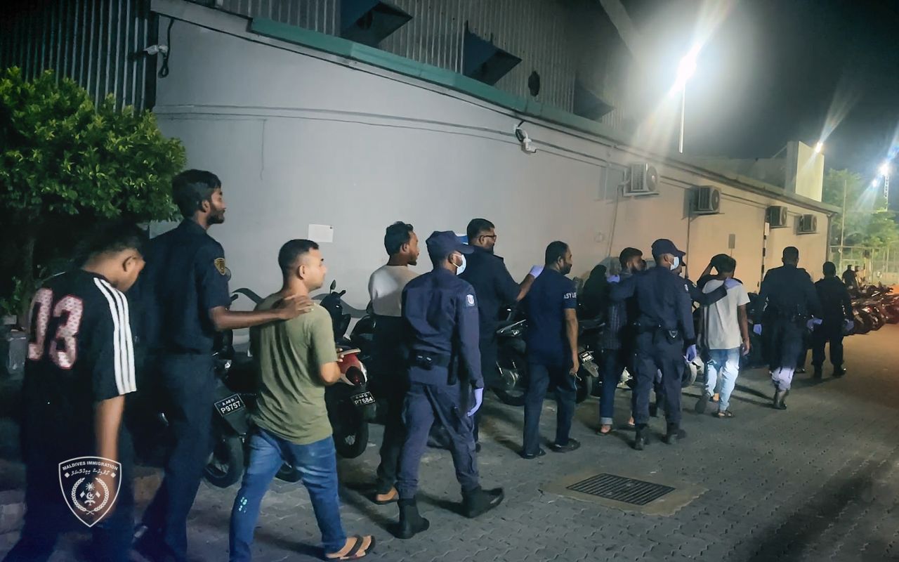 Nuthaahirukoh hingamun gendhiya cafe' akun 11 meehun hayyarukoffi