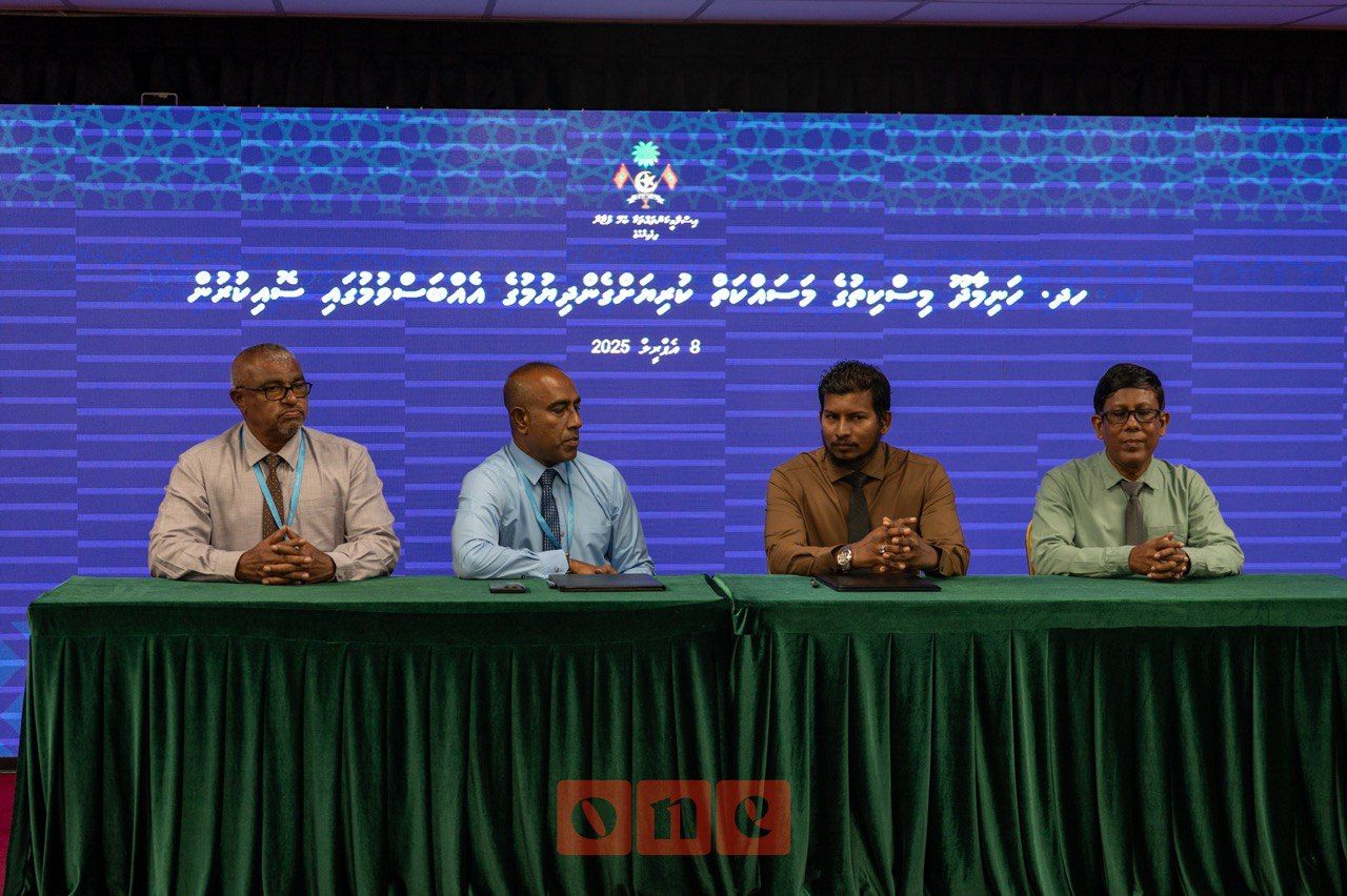 ވަން ފޮޓޯ: ހަނިމާދޫގައި އިމާރާތްކުރާ މިސްކިތުގެ މަސައްކަތް އެމްޓީސީސީއާ ހަވާލުކުރުން