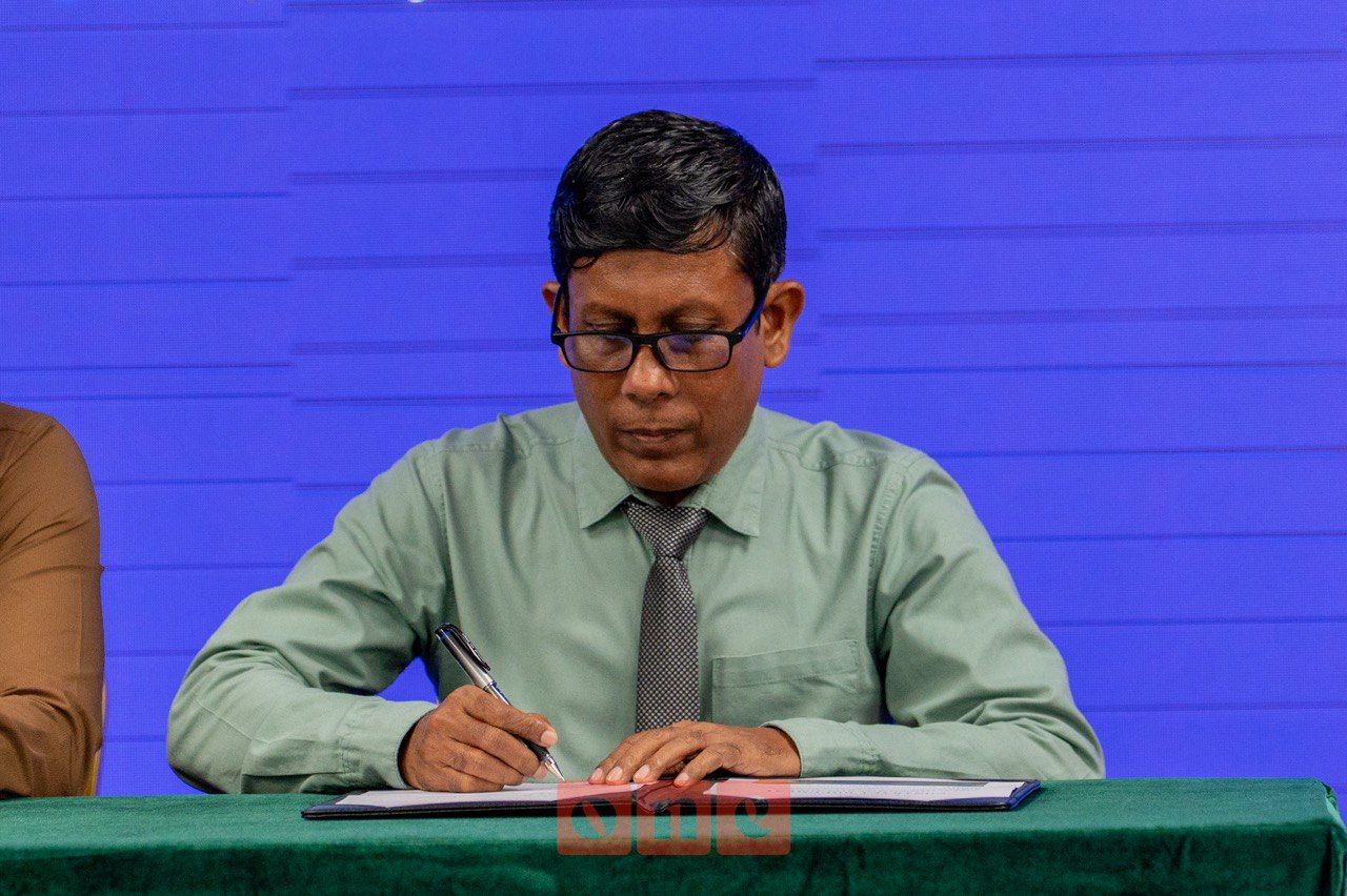 ވަން ފޮޓޯ: ހަނިމާދޫގައި އިމާރާތްކުރާ މިސްކިތުގެ މަސައްކަތް އެމްޓީސީސީއާ ހަވާލުކުރުން