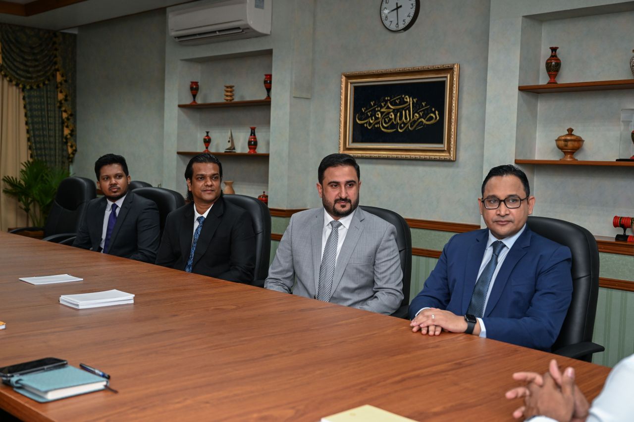 ވަން ފޮޓޯ: ރައީސް، ޓިކްޓޮކްގެ ވެރިންނާ ބައްދަލުކުރެއްވުން