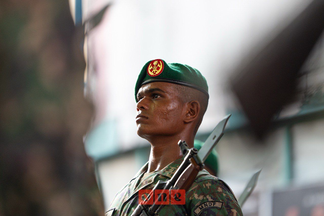 ވަން ފޮޓޯ: ސިފައިންގެ 133 ވަނަ އަހަރީ ދުވަހުގެ ޕެރޭޑް
