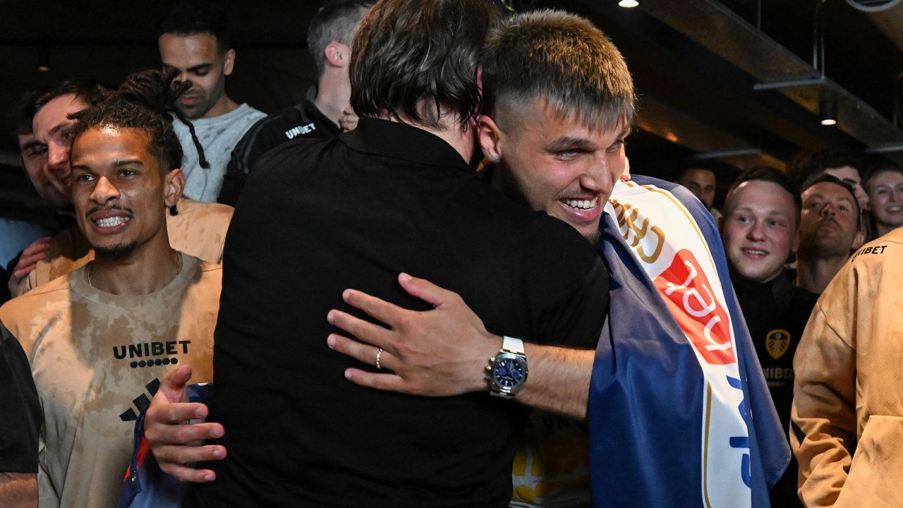 2 aharahfahu Leeds enburi premier league ah 
