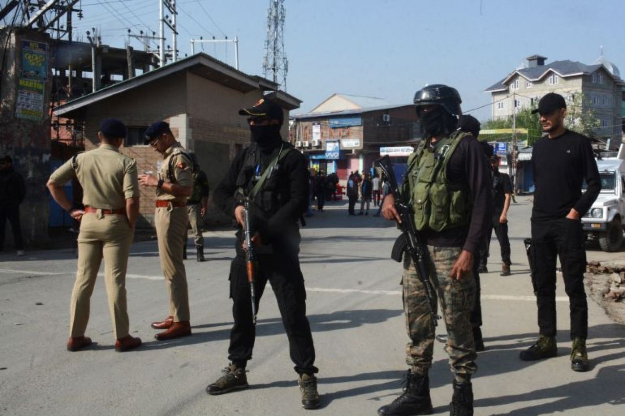Kashmir sarahahdhugai dhin terrorist hamalaa aa gulhigen Raees thauziyaa vidhaalhuvejje 