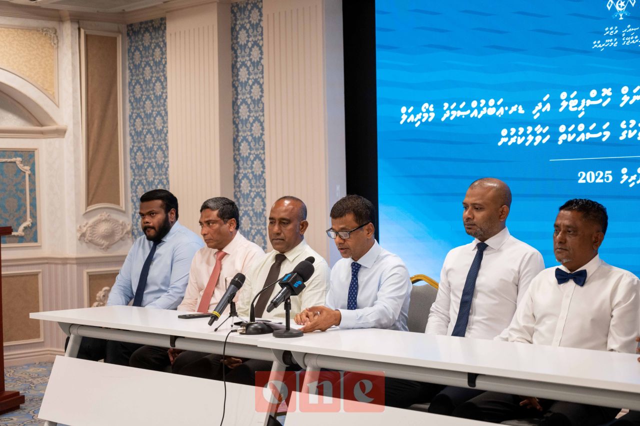 ވަން ފޮޓޯ: ދެ ހޮސްޕިޓަލެއް ޓާޝަރީ ފެންވަރަށް ބަދަލުކުރުމުގެ މަސައްކަތް ހަވާލުކުރުން 