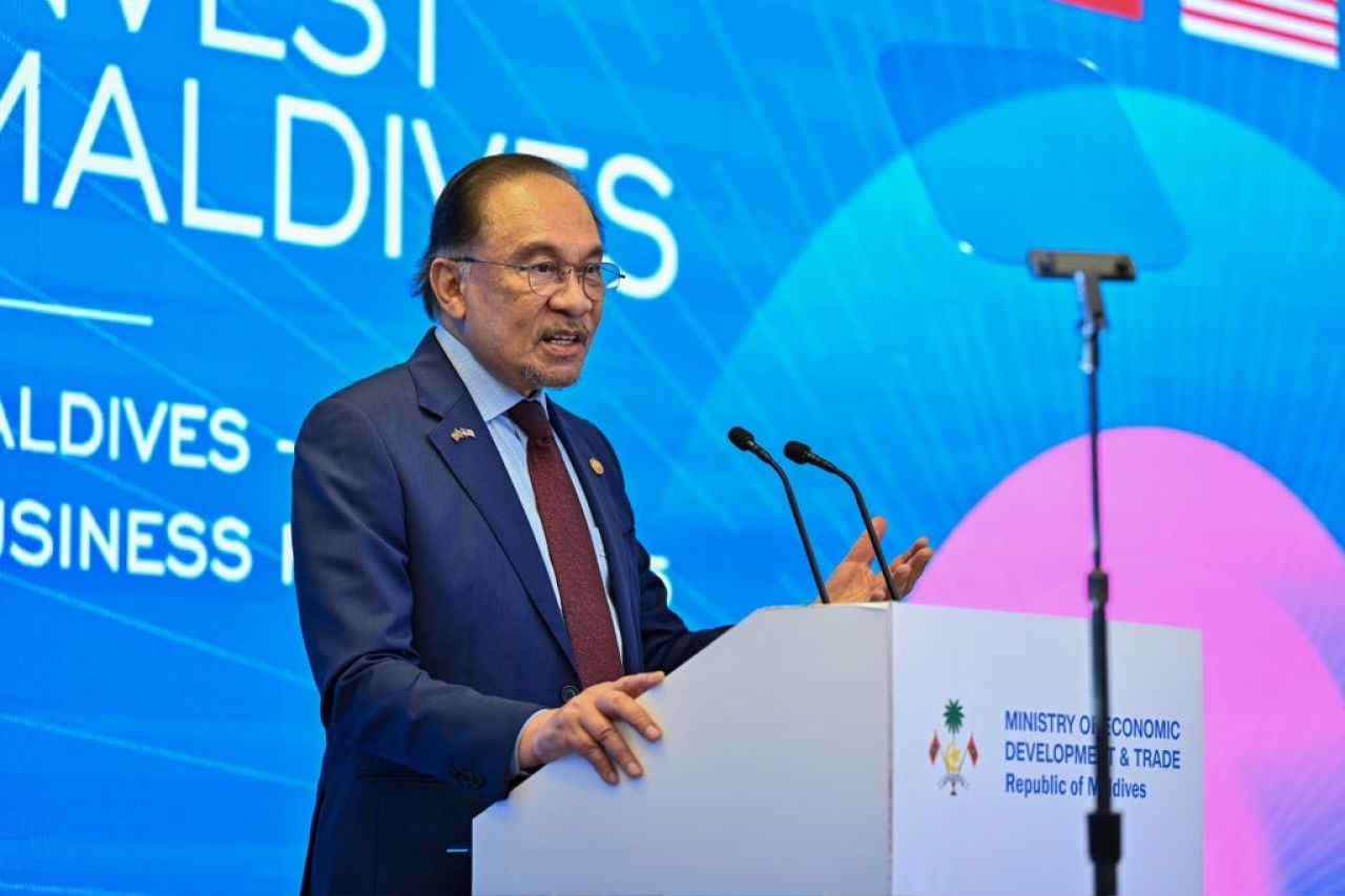 Malaysia ge investors ah Raajjeygai yageenkan bodu: Anwar 
