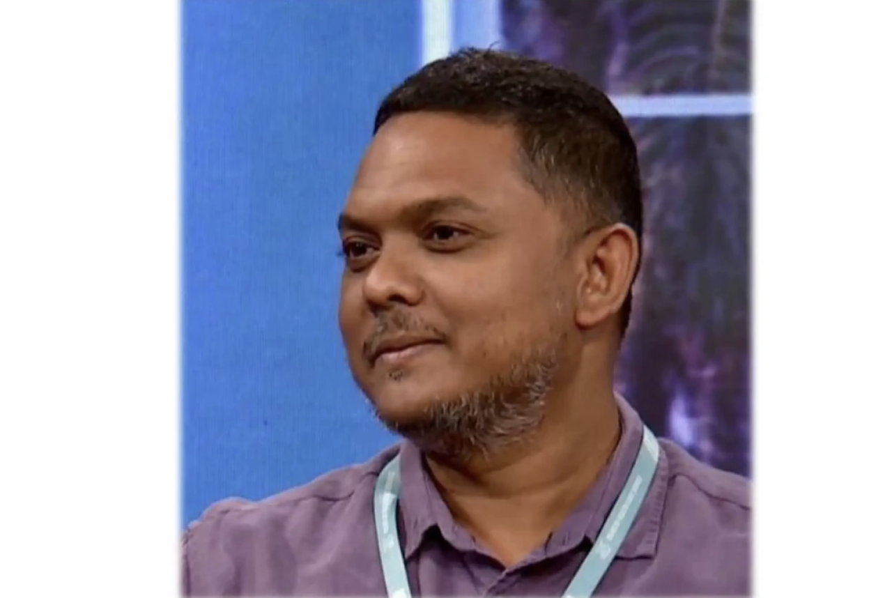 Azmiralda ge firikalun hayyarukuree barahanaakoh hutta eh noon: Vakeelu 