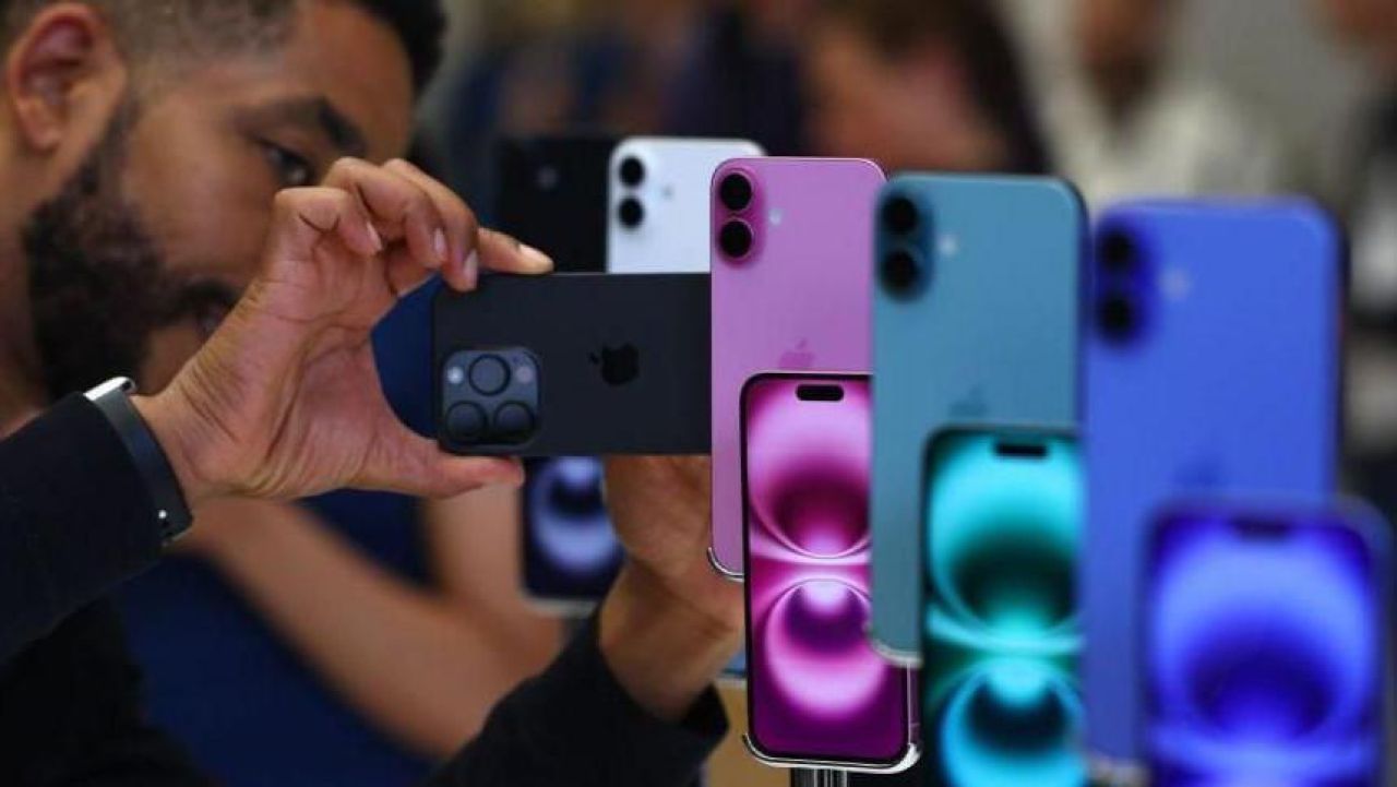 Kuriyah oiy 10 aharu therey iphone ge beynun kendidhaane 