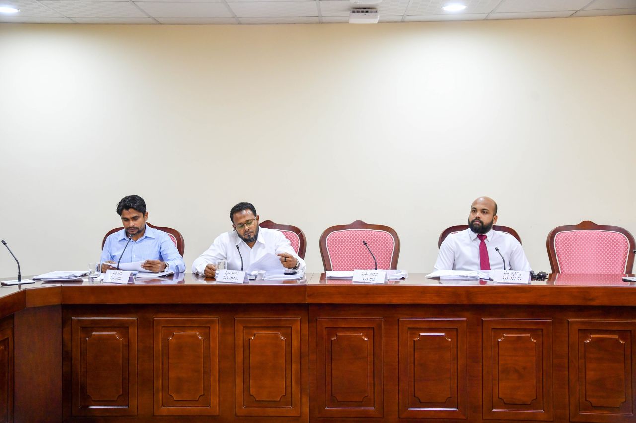 Nizaaru enburi fandiyaarunge massala balaa committee ah
