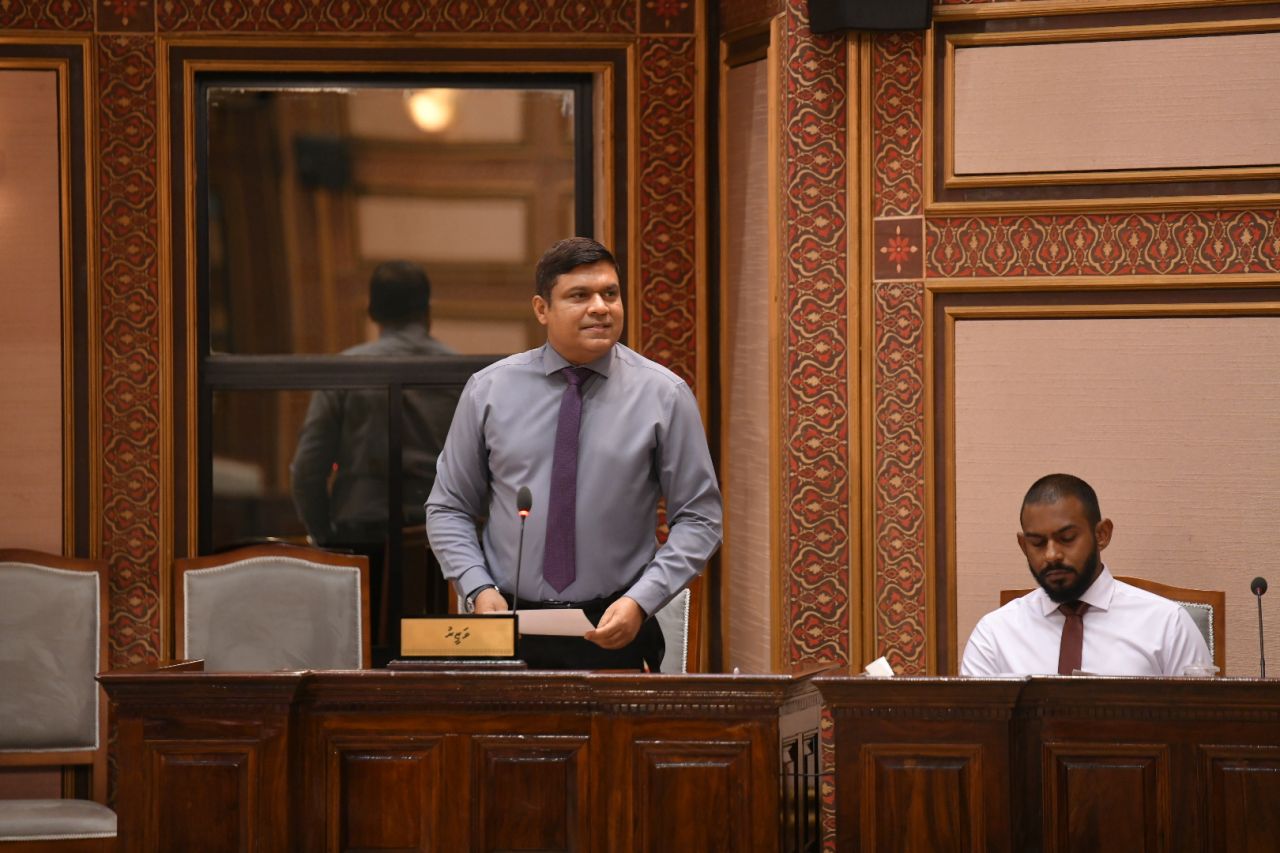 Yumnu vettunu haadhisaa gai alhugandaa gulhun huri meehaku himeney kamakah nubunan: Ameen