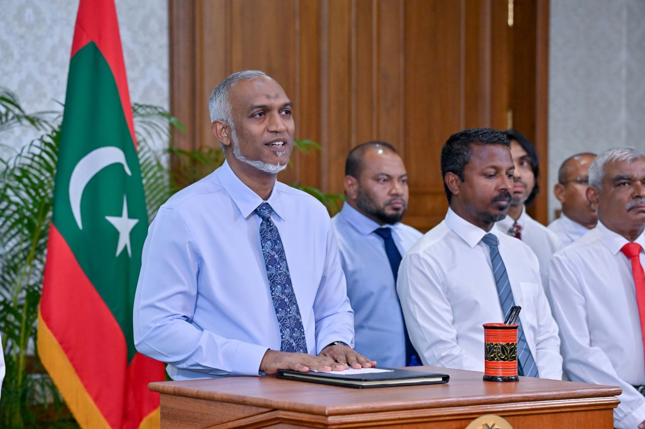 Evves association ehge seedhaa hingumah sarukaarun nufoozu nufoaruvaane: Raees