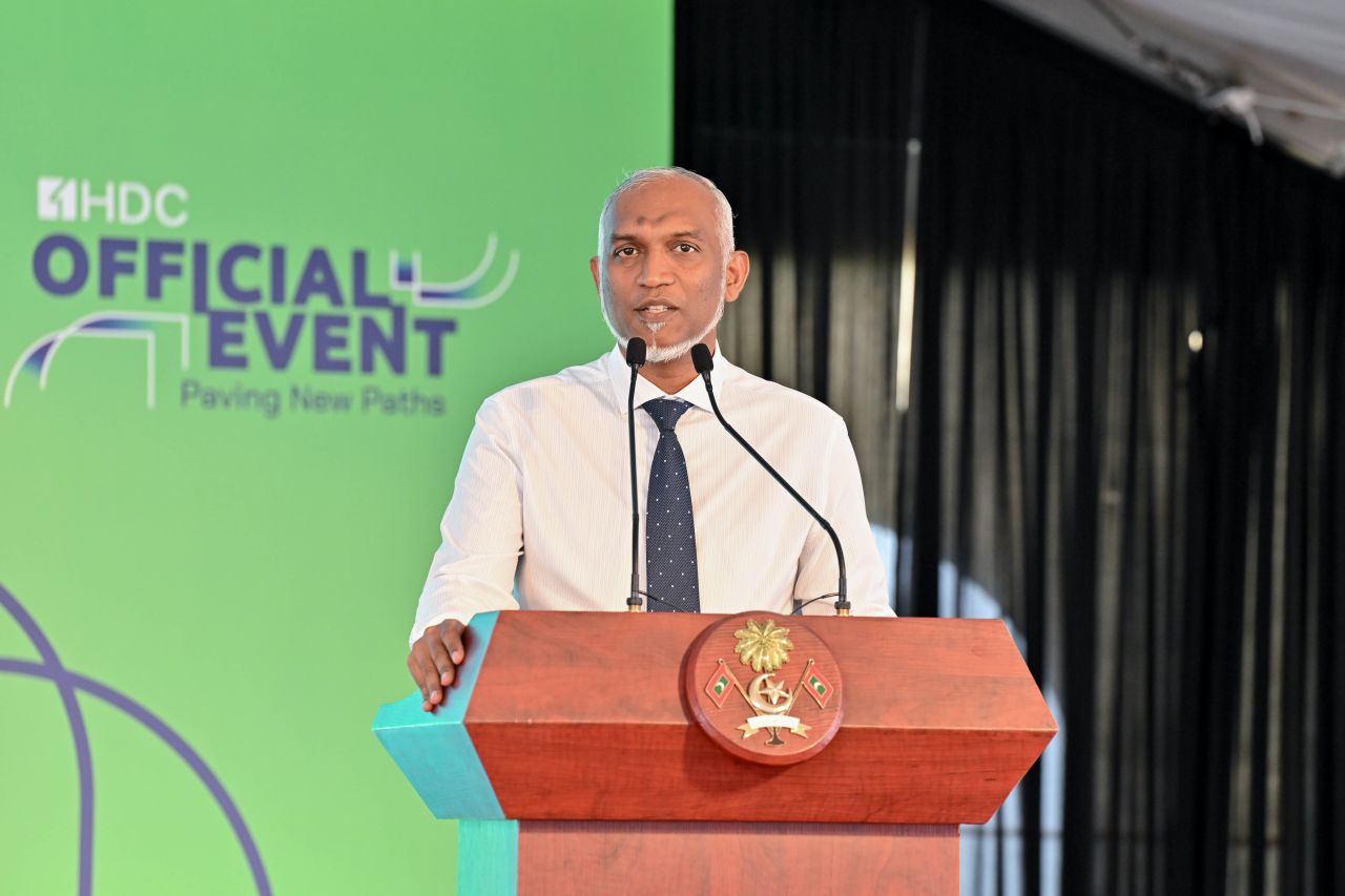 Karantuge agu heyo kuran Raees ninmavaifi