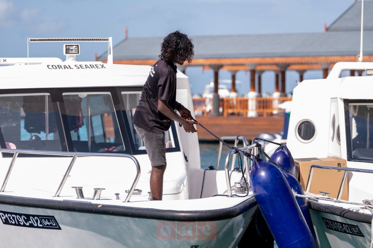 ވަން ފޮޓޯ: ބޮޑު އީދަށް ގިނަ ބަޔަކު ރަށްރަށަށް 