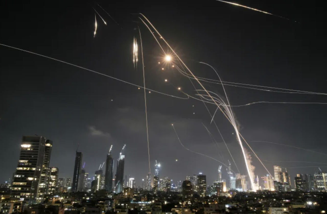 Iran in mifaharu Israel ah fonuvaalee 100 missile!