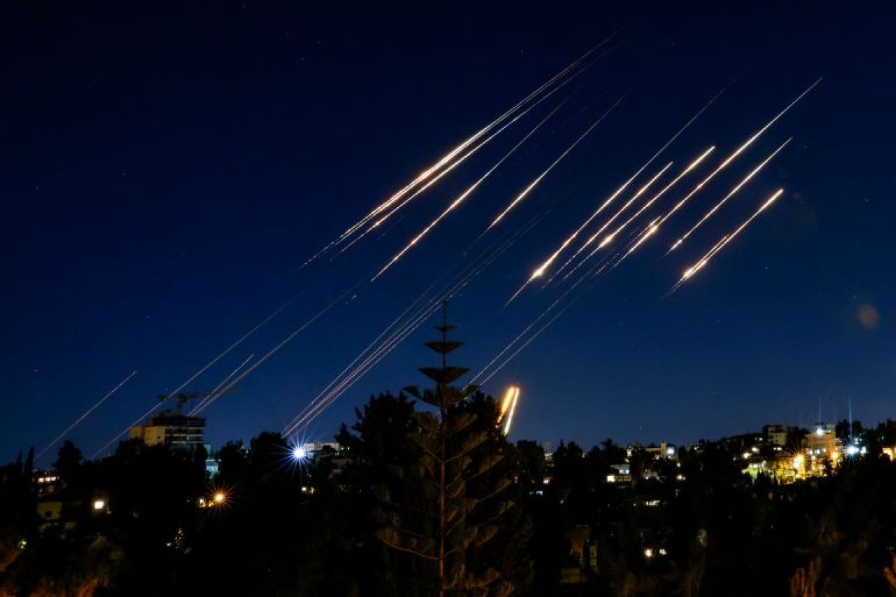 Israel inn hamalaa dhinumun badhalugai Iran inn missile hamalaa thakeh 