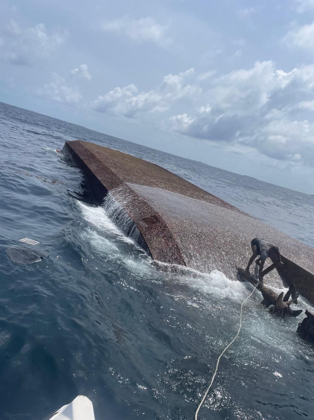 Landing craft bandun jahaalun: bidheysee meehaa adhives nufeney