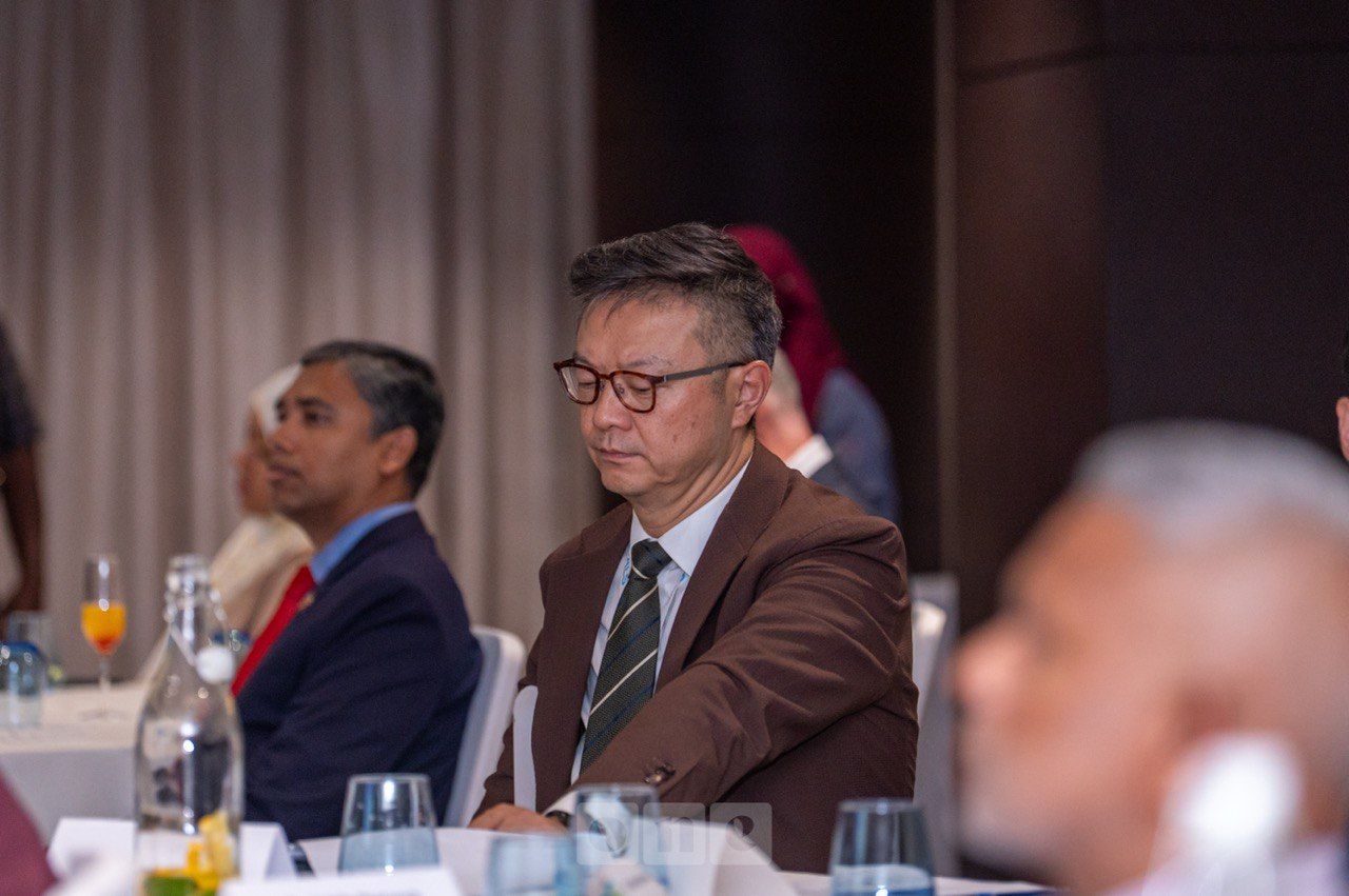 ވަން ފޮޓޯ: ބިދޭސީ މަސައްކަތްތެރިންގެ ޝަކުވާ ހުށަހަޅާ ހާއްސަ ސެންޓަރާއި އޮންލައިން ޕްލެޓްފޯމު އިފްތިތާހުކުރުން 