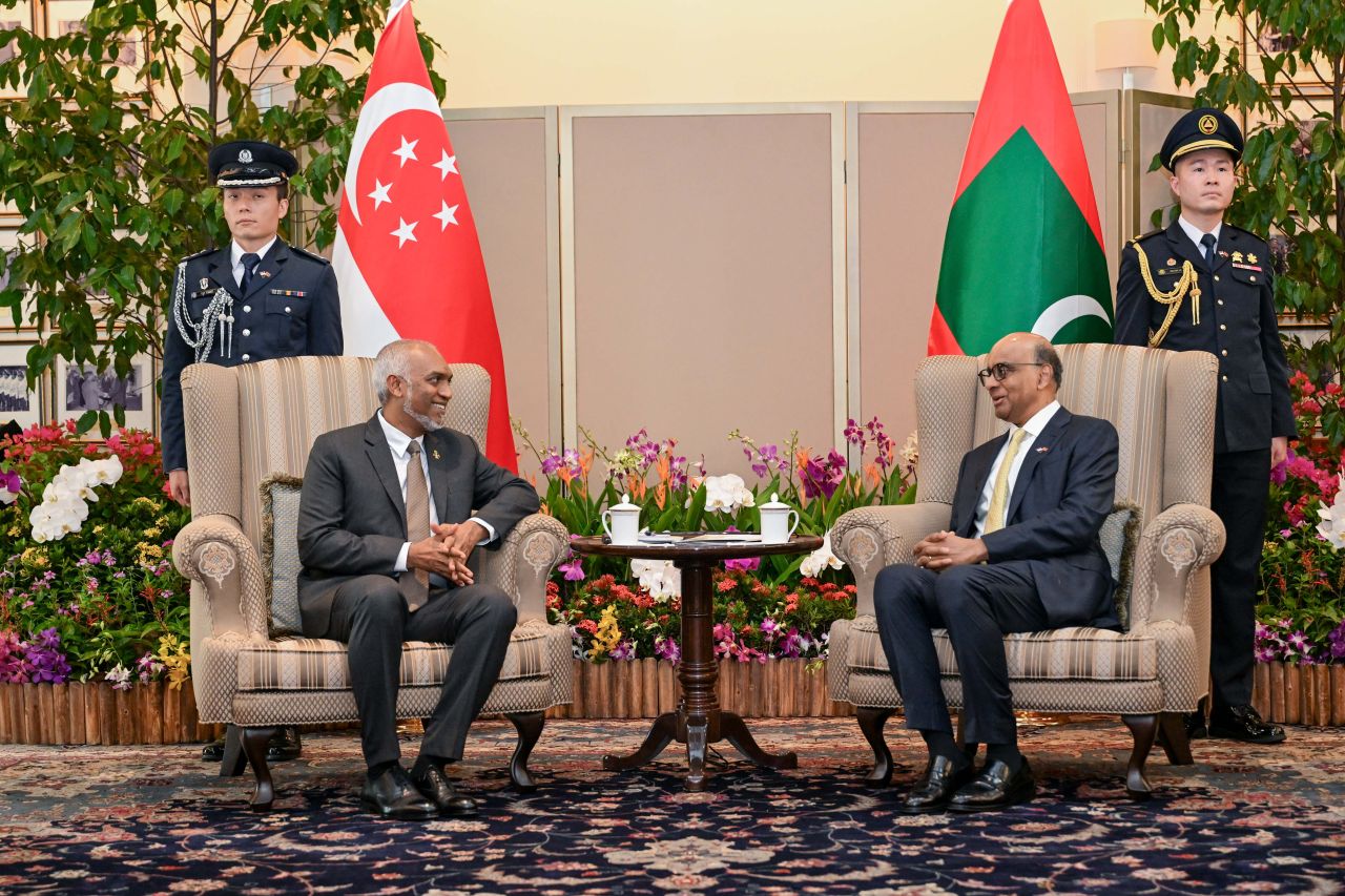 Singapore ah Raees kurevvi rasmee dhathurufulhu ninmavailavvaifi 