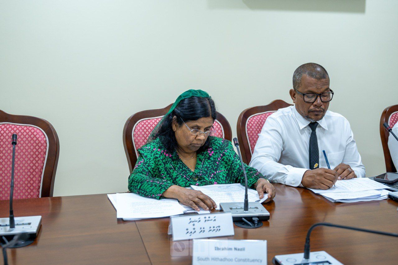 ވަން ފޮޓޯ: ގެދޮރުވެރިކަމުގެ ކޮމިޓީ