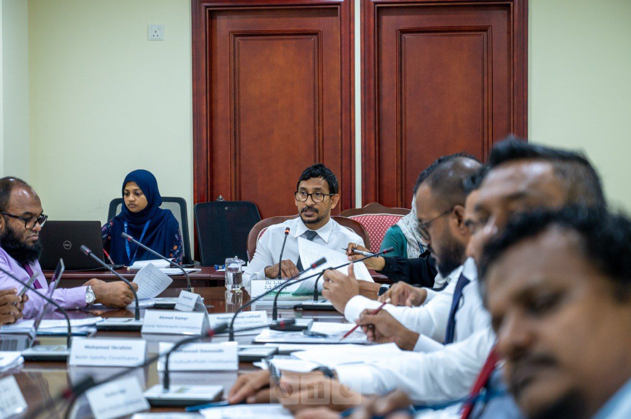 ވަން ފޮޓޯ: ގެދޮރުވެރިކަމުގެ ކޮމިޓީ