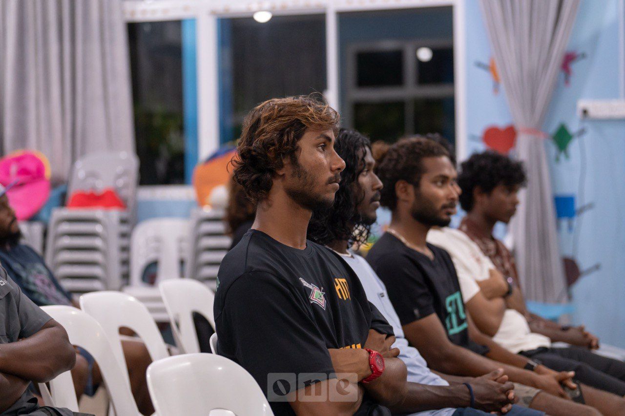 ވަން ފޮޓޯ: ރާރާ ޕްރޯ 2025 އެތުލީޓް ބްރީފިން އަދި ކިޓް ހަވާލުކުރުން