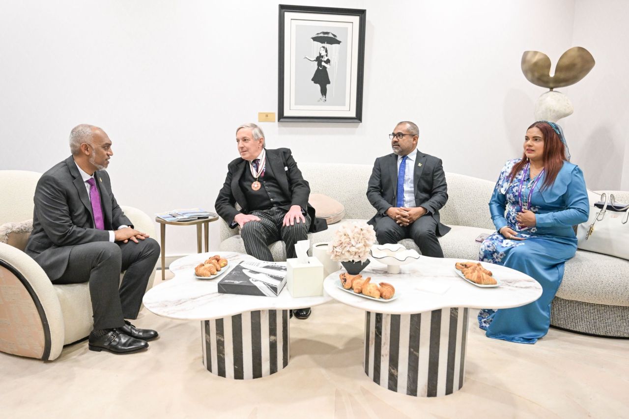 Raees Muizzu ingireysivilaathah vadaigenfi 