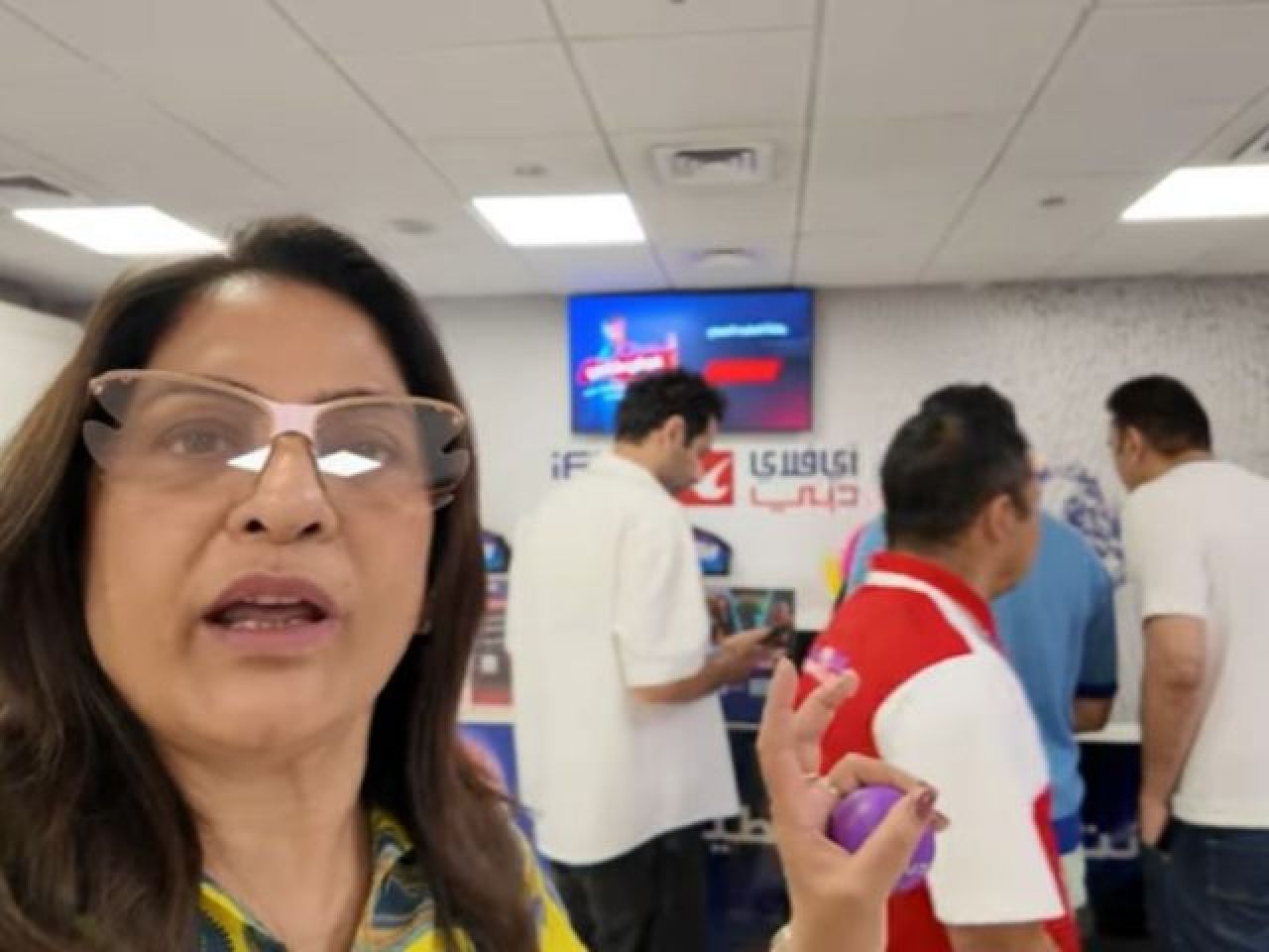 Archana aai aailaa Dubai gai scam ehhge shikaara akah 