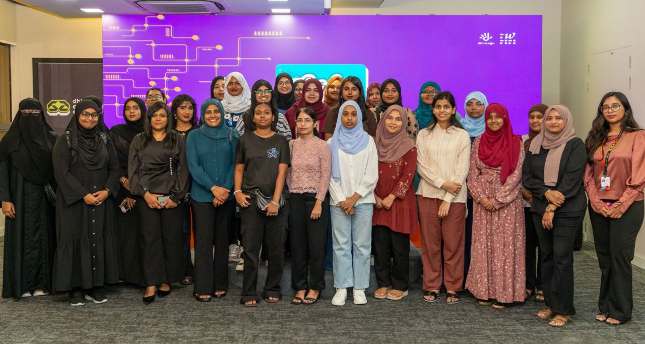 Girls to code Male' edition fashaifi 