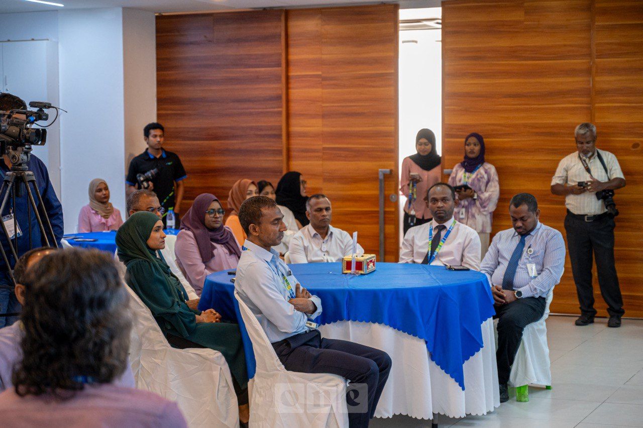 ވަން ފޮޓޯ: އެމްޑަބްލިޔުއެސްސީގެ މޯބައިލް އެޕްލިކޭޝަނުން އިތުރު ހިދުމަތްތަކެއް ލިބޭ ގޮތް ހެދުން 