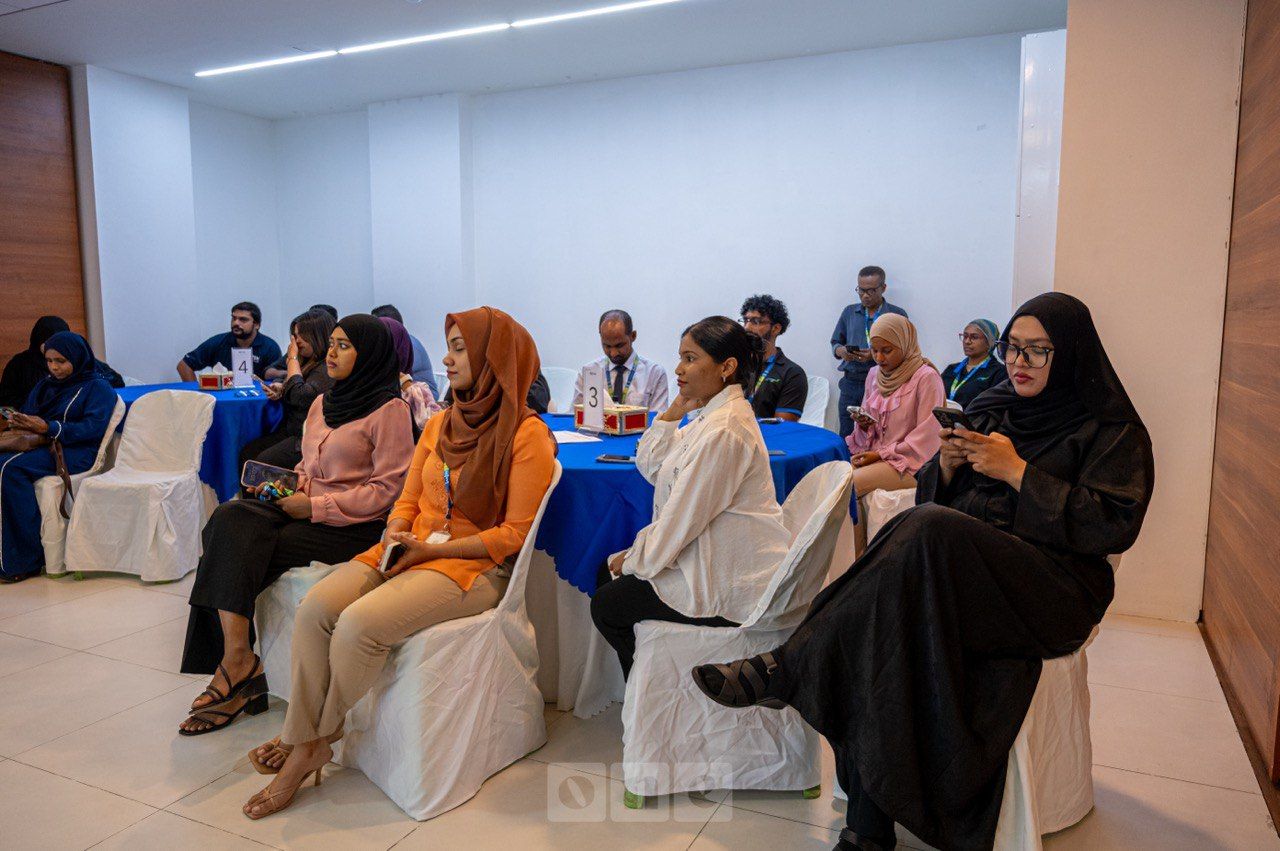 ވަން ފޮޓޯ: އެމްޑަބްލިޔުއެސްސީގެ މޯބައިލް އެޕްލިކޭޝަނުން އިތުރު ހިދުމަތްތަކެއް ލިބޭ ގޮތް ހެދުން 