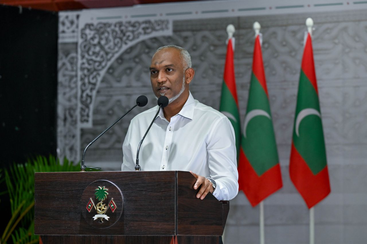 Amilla haradhugai beysfaruvaa ah dhaa meehunnah ves 1000 dollar hamajassaidheyn angavaifi 