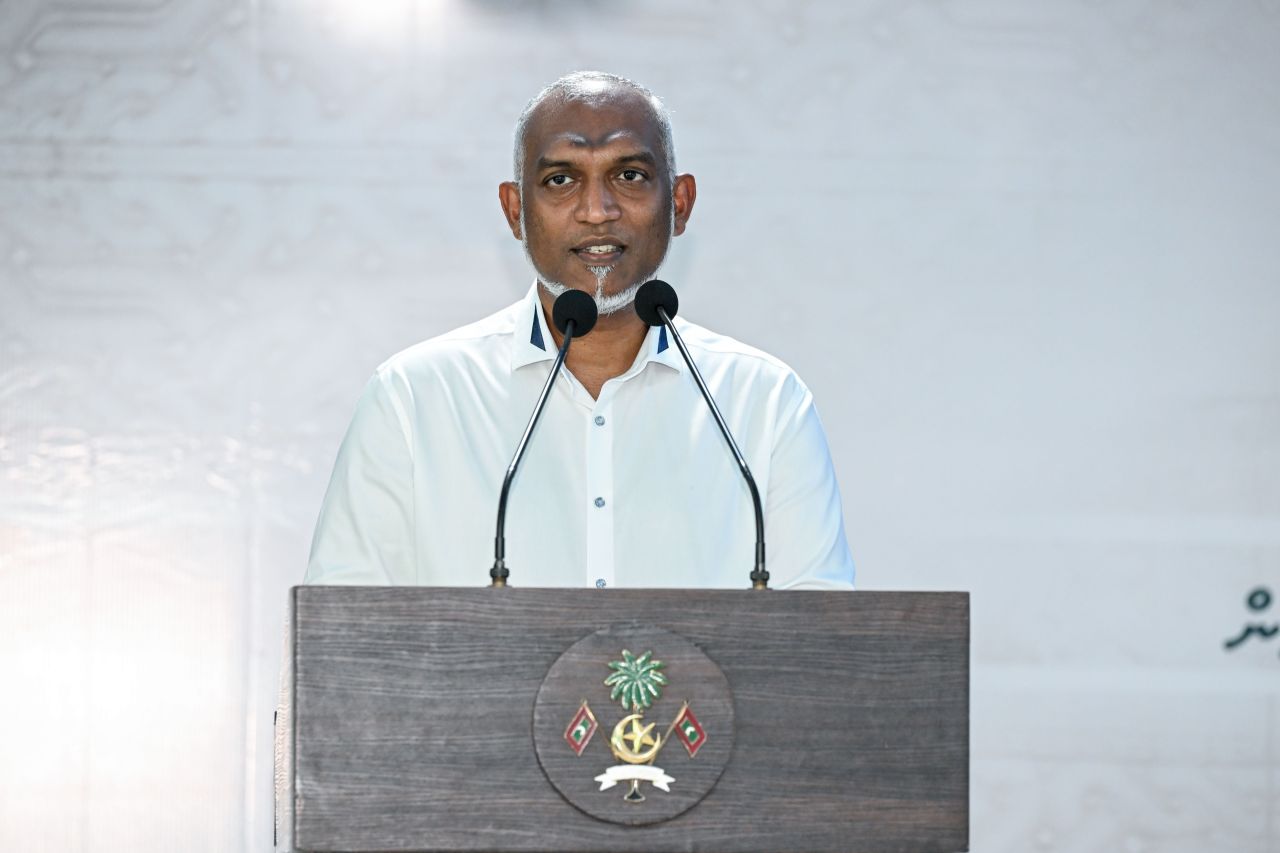 Miladhoo magu hedhumaai gondudhoh himaayaiy kuran anna mahu havaalu kuranee