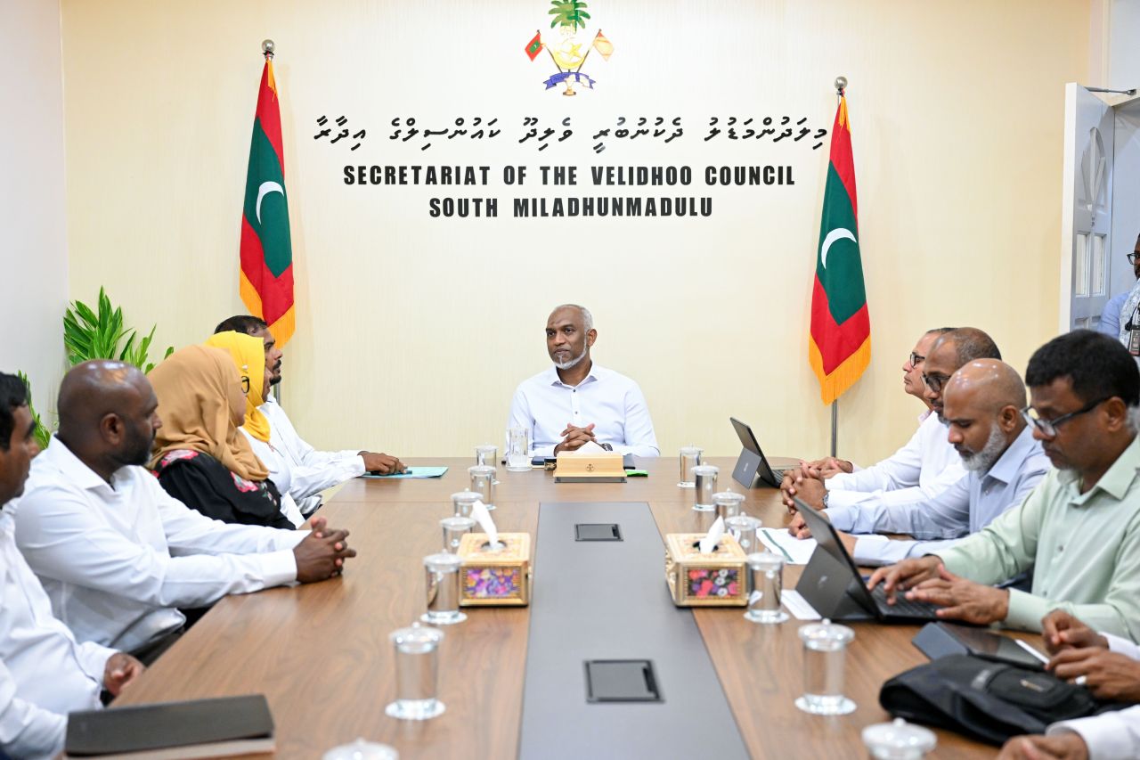 Dholhu aharutherey Raees rahrashah vadaigen, hurihaa council akaa bahdhalu kuravvaifi 