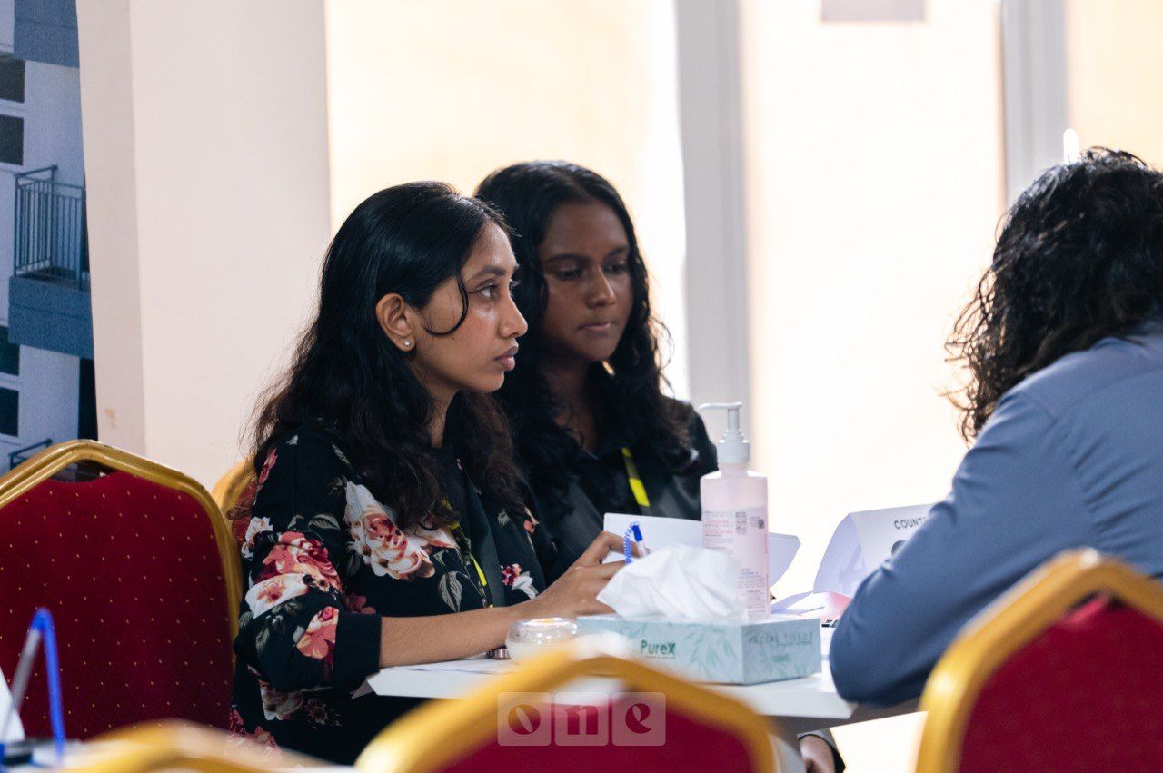 ވަން ފޮޓޯ: 4000 ފްލެޓުގެ އެއްބަސްވުންތަކުގައި ސޮއިކުރުން