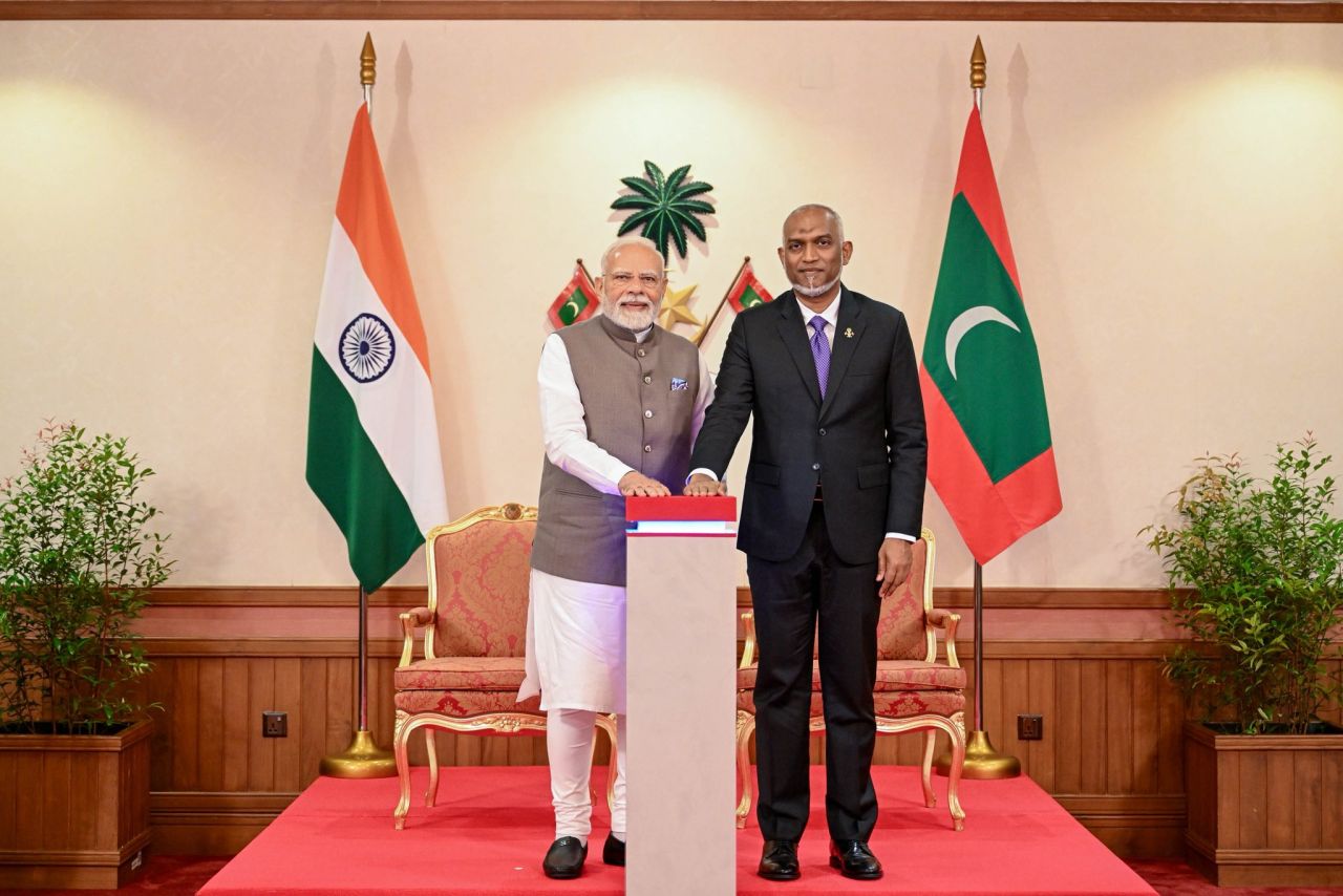 India in Addu gai hingi mashroou thakuge nimun faahaga kohfi 