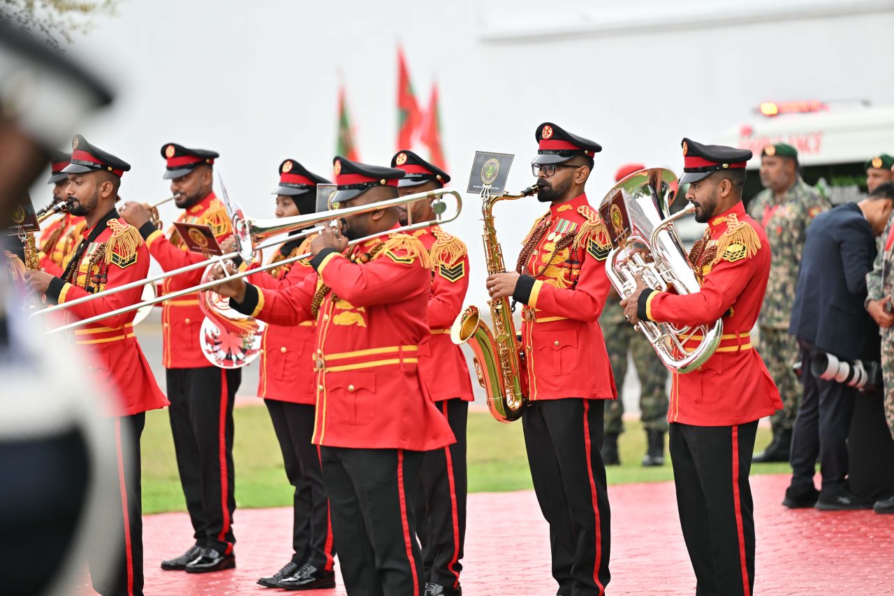 ފޮޓޯ: އިންޑިއާގެ ބޮޑުވަޒީރު މޯދީއަށް ރަސްމީގޮތުން މަރުހަބާ ދެންނެވުން 