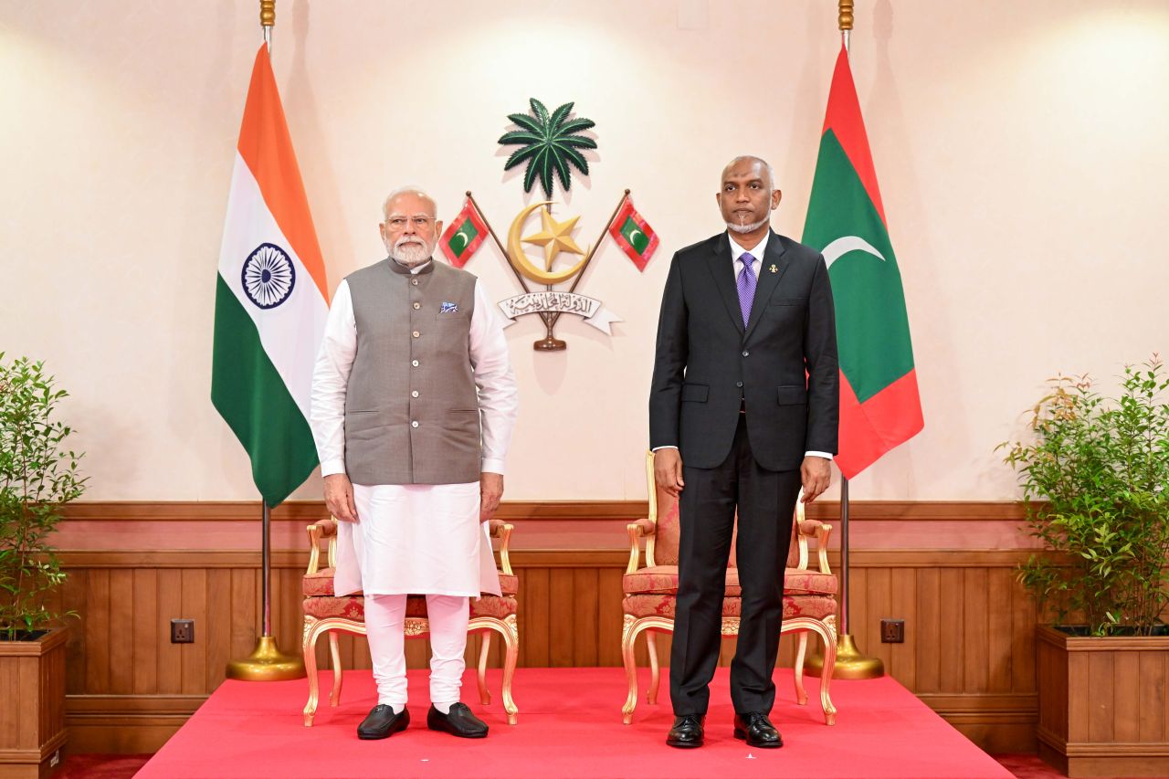 ފޮޓޯ: ރާއްޖެ އާއި އިންޑިއާއާ ދެމެދު މުހިންމު އަށް އެއްބަސްވުމެއްގައި ސޮއިކުރުން 