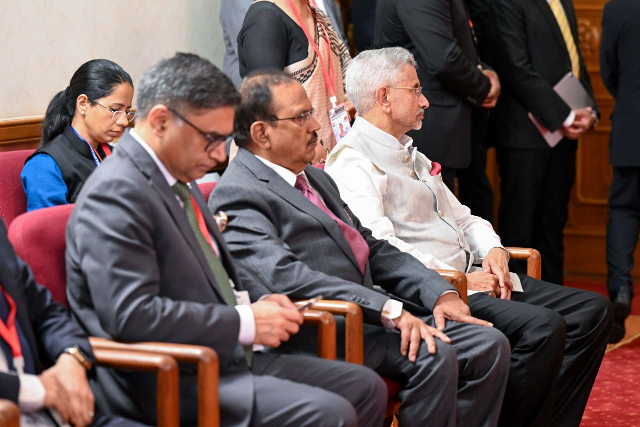 ފޮޓޯ: ރާއްޖެ އާއި އިންޑިއާއާ ދެމެދު މުހިންމު އަށް އެއްބަސްވުމެއްގައި ސޮއިކުރުން 
