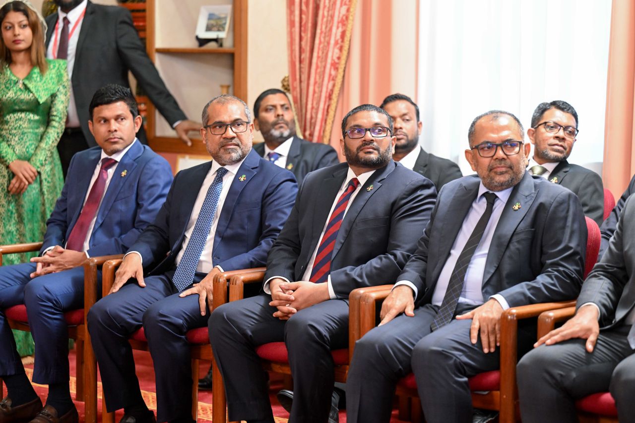 ފޮޓޯ: ރާއްޖެ އާއި އިންޑިއާއާ ދެމެދު މުހިންމު އަށް އެއްބަސްވުމެއްގައި ސޮއިކުރުން 
