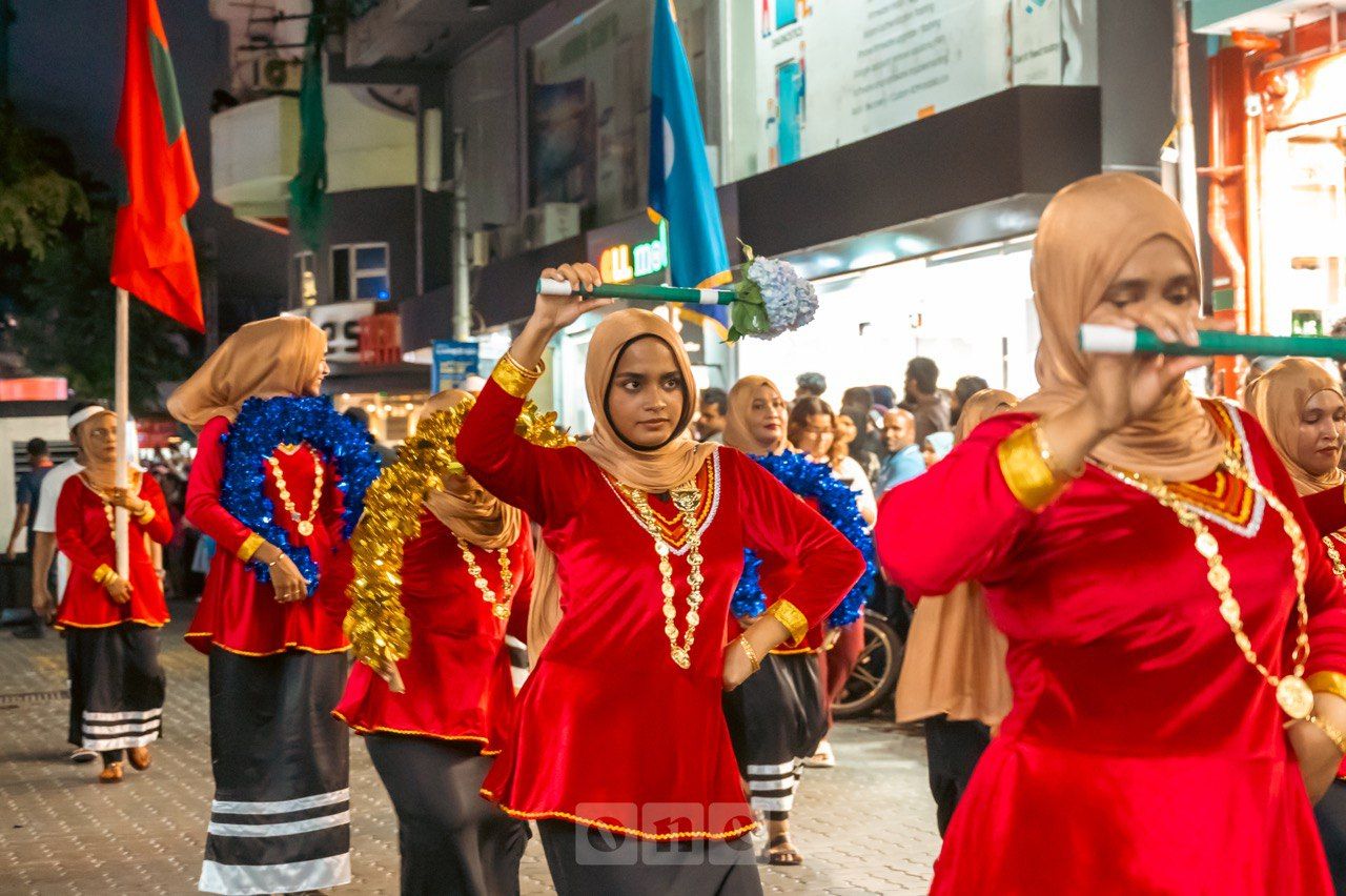 ވަން ފޮޓޯ: މާލޭގައި ކުރިއަށްގެންދިޔަ މިނިވަން ދުވަހުގެ ފުޅަނދުބުރު 