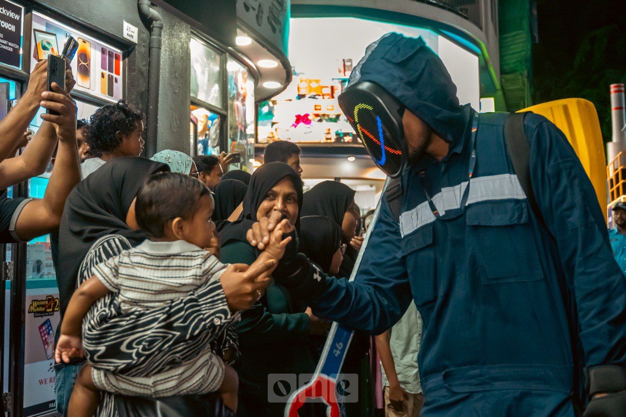 ވަން ފޮޓޯ: މާލޭގައި ކުރިއަށްގެންދިޔަ މިނިވަން ދުވަހުގެ ފުޅަނދުބުރު 