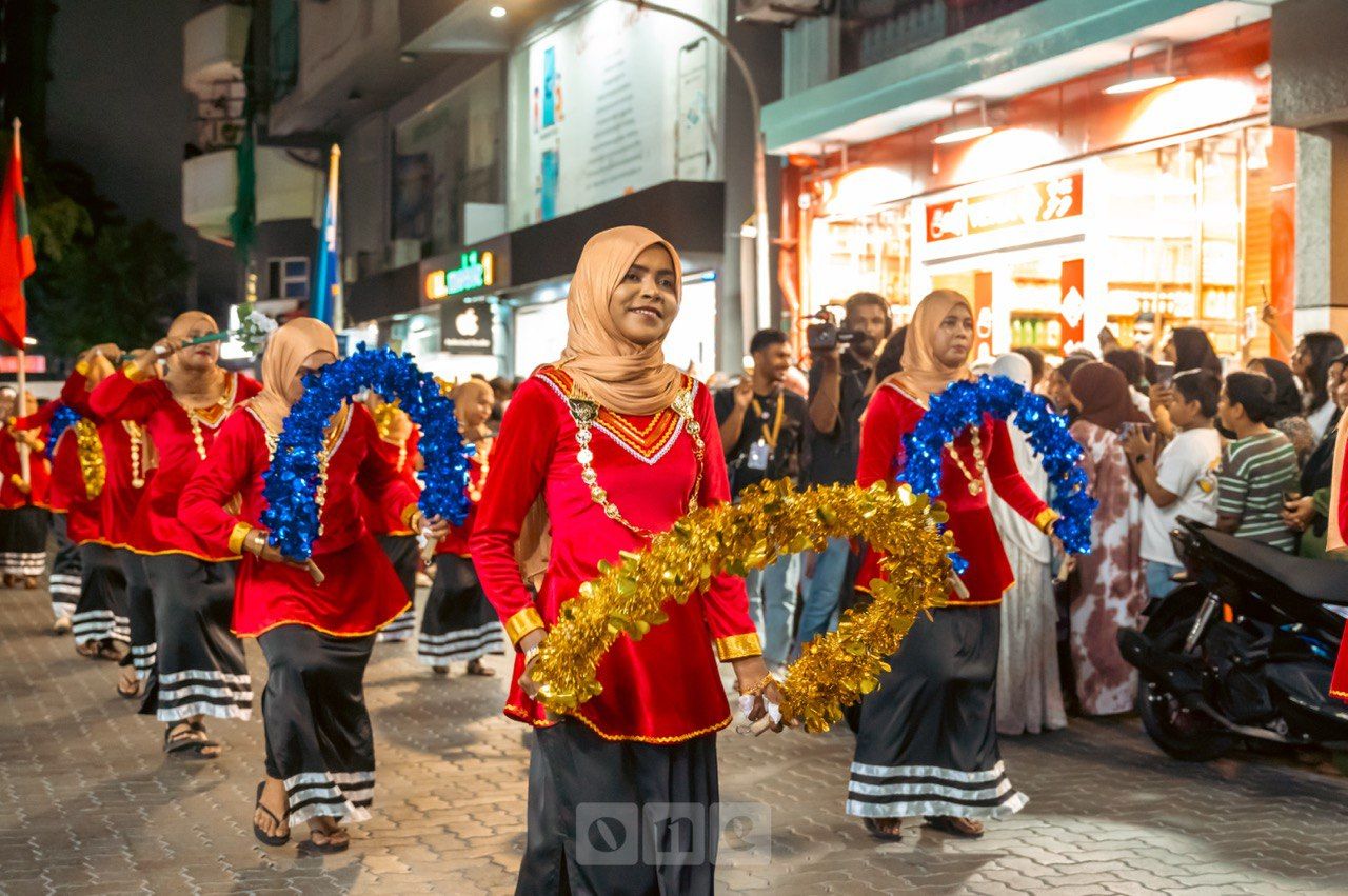 ވަން ފޮޓޯ: މާލޭގައި ކުރިއަށްގެންދިޔަ މިނިވަން ދުވަހުގެ ފުޅަނދުބުރު 