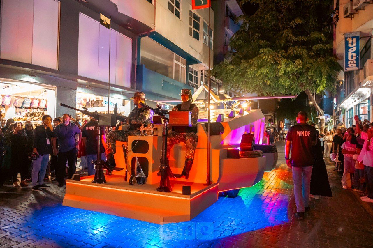 ވަން ފޮޓޯ: މާލޭގައި ކުރިއަށްގެންދިޔަ މިނިވަން ދުވަހުގެ ފުޅަނދުބުރު 