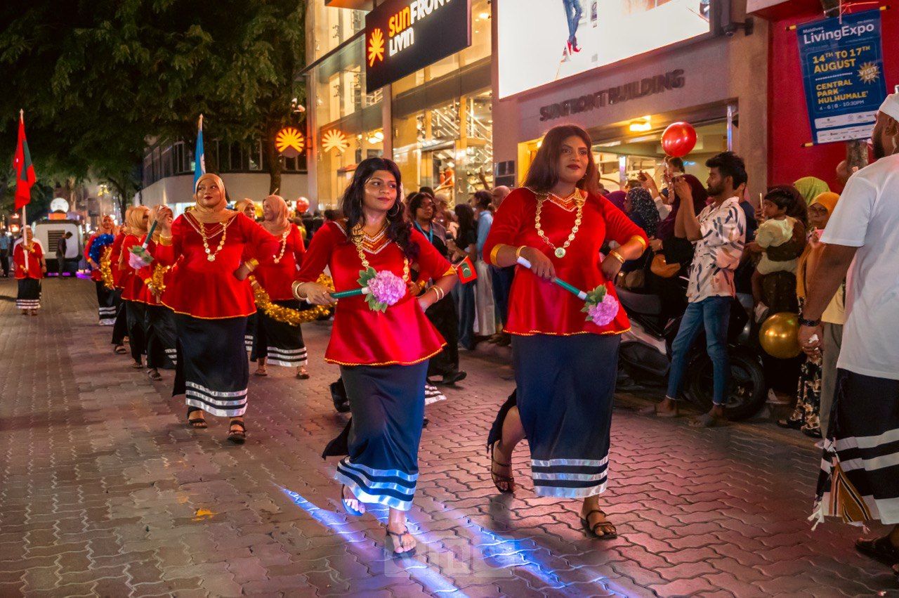 ވަން ފޮޓޯ: މާލޭގައި ކުރިއަށްގެންދިޔަ މިނިވަން ދުވަހުގެ ފުޅަނދުބުރު 