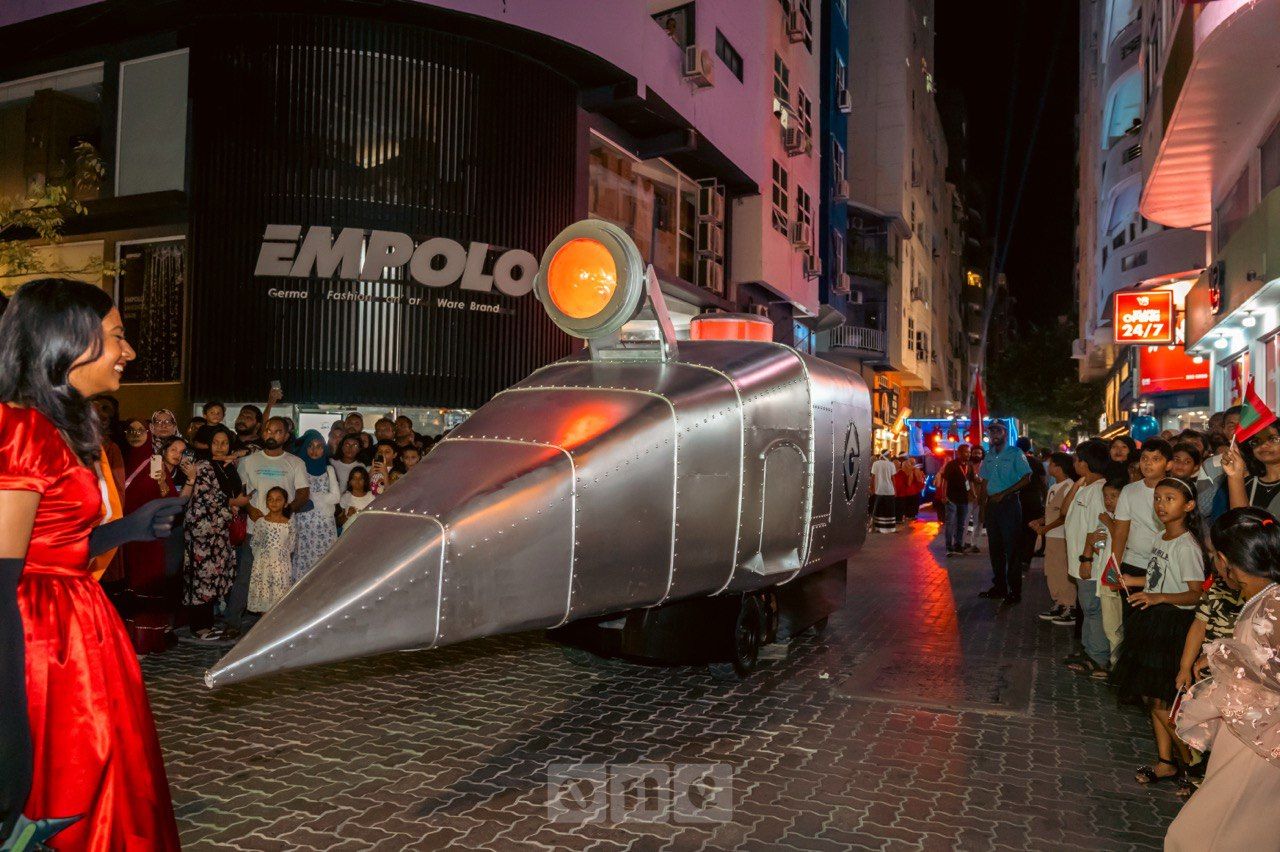 ވަން ފޮޓޯ: މާލޭގައި ކުރިއަށްގެންދިޔަ މިނިވަން ދުވަހުގެ ފުޅަނދުބުރު 