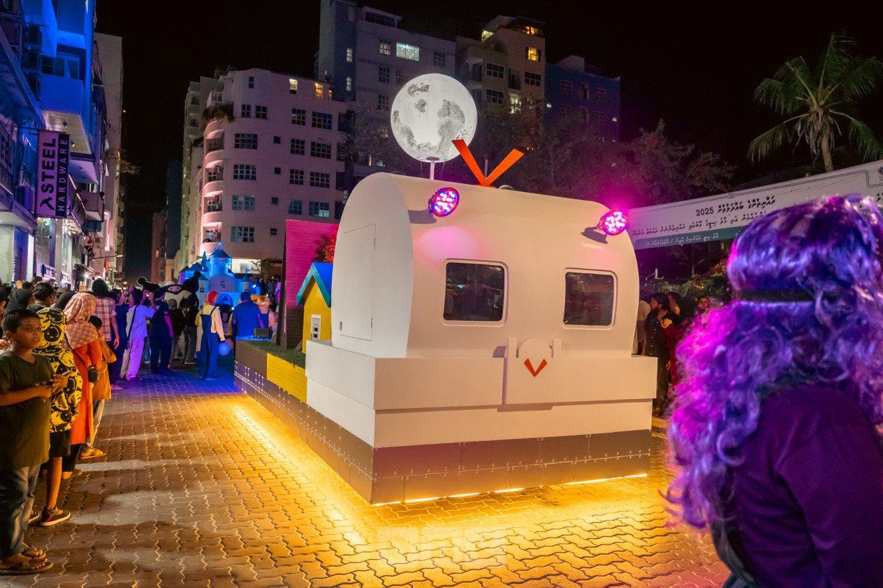 ވަން ފޮޓޯ: މާލޭގައި ކުރިއަށްގެންދިޔަ މިނިވަން ދުވަހުގެ ފުޅަނދުބުރު 